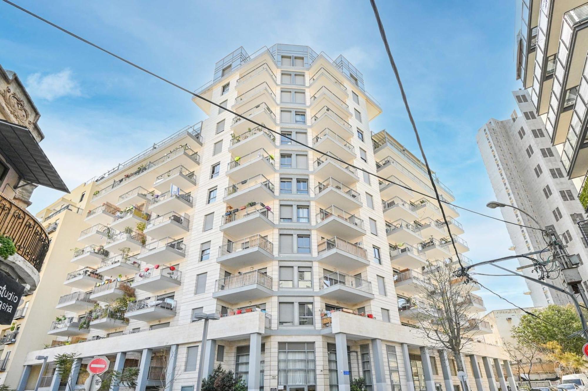Apartment Modern Sky Penthouse 3br With Parking By Holyguest *