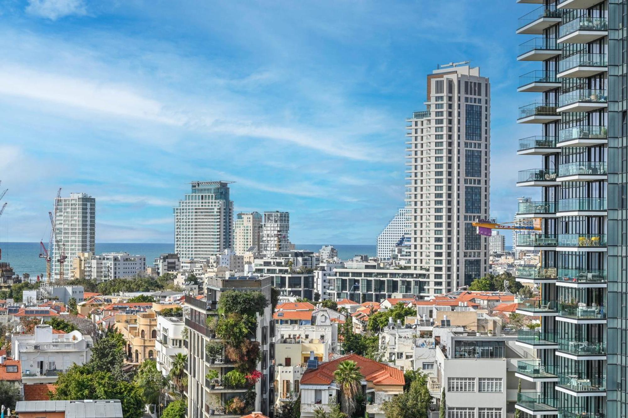 Modern Sky Penthouse 3br With Parking By Holyguest