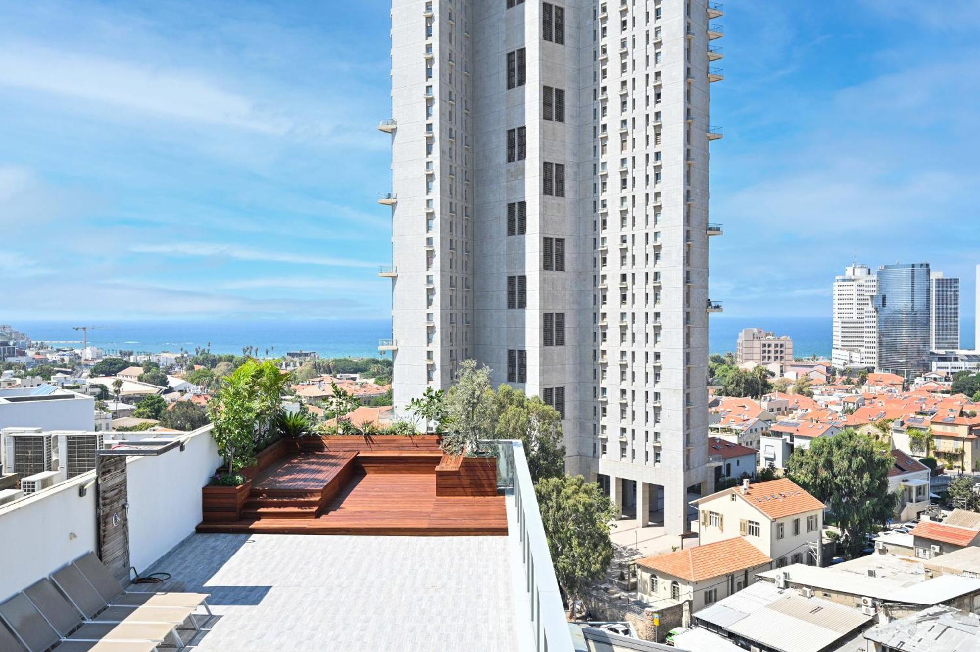Modern Sky Penthouse 3br With Parking By Holyguest * Tel Aviv